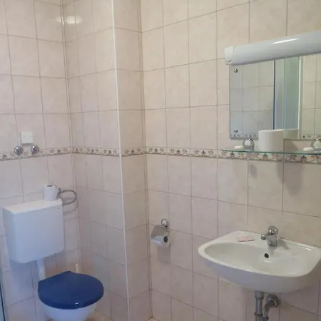 In With Balcony, Air Conditioning, Wifi 4676-6 *
